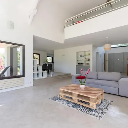 La Boussole- Wifi - Parking - Jardin Дом отдыха Порнише