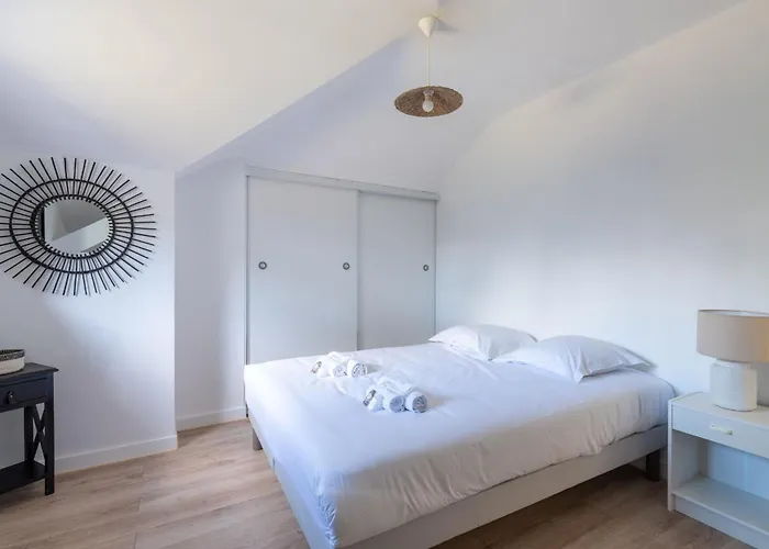 Semesterbostad La Boussole- Wifi - Parking - Jardin *