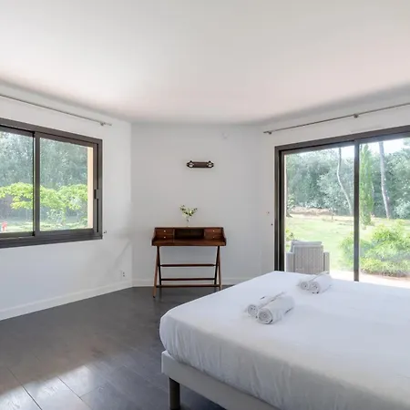 La Boussole- Wifi - Parking - Jardin 度假居 *