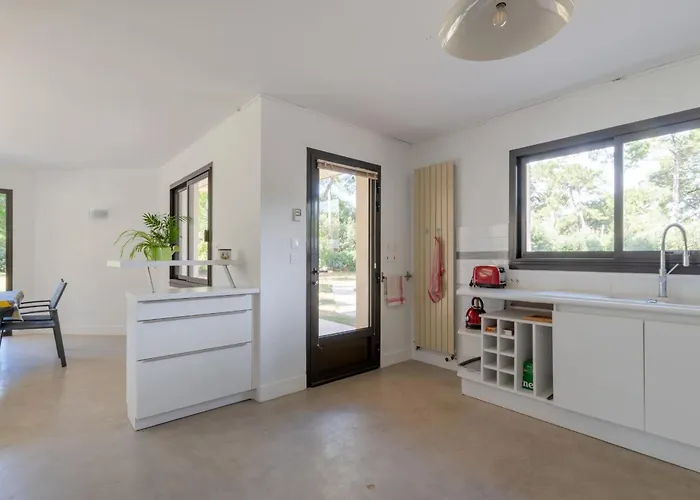 Casa de Férias La Boussole- Wifi - Parking - Jardin